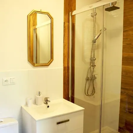 Pod Debami - Pokoje Na Mazurach مزرعة للإقامة