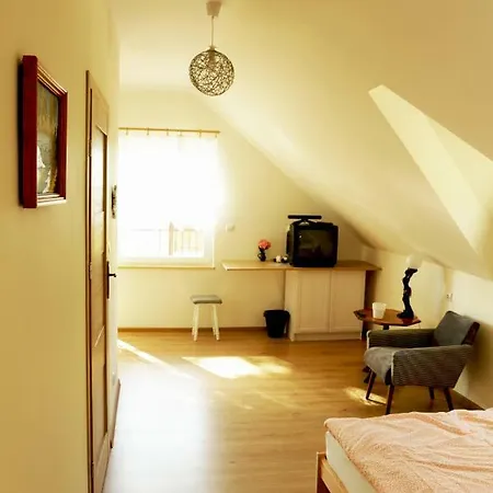 Pod Debami - Pokoje Na Mazurach مزرعة للإقامة فودميني